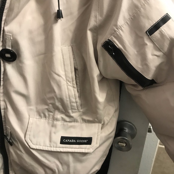 Off white womens Canada goose jacket - Picture 4 of 6